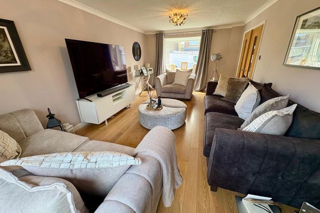 43, Grouse Moor Lane, Bradford photo 2