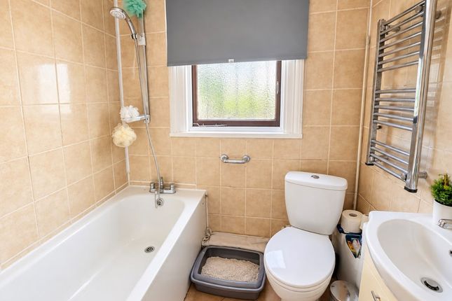 451, Lordship Lane, London photo 5