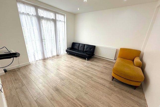 x, Brocket Way, Chigwell photo 2