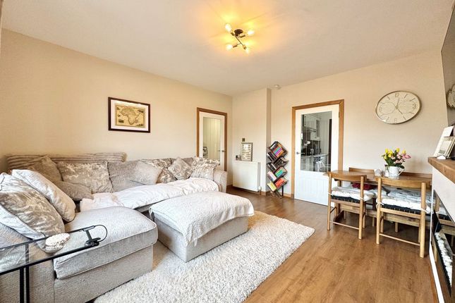 10, Carbieston Avenue, Coylton photo 3
