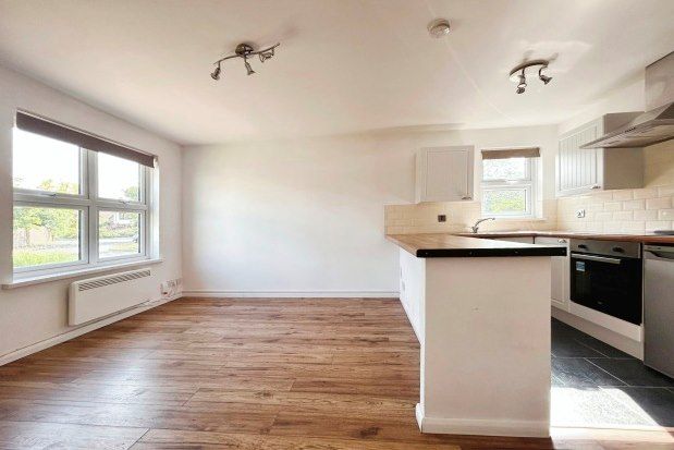 Thumbnail Maisonette to rent in Bradfield Close, Guildford