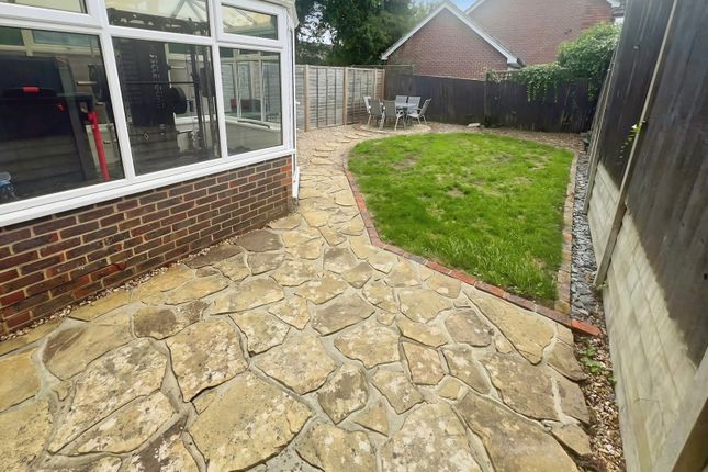 7 Roffye Court,, Crawley Road, West Sussex photo 2