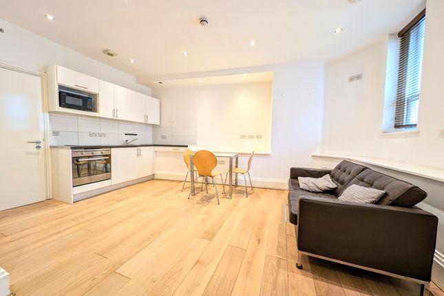 Flat to rent in Inglewood Mansions, West Hampstead