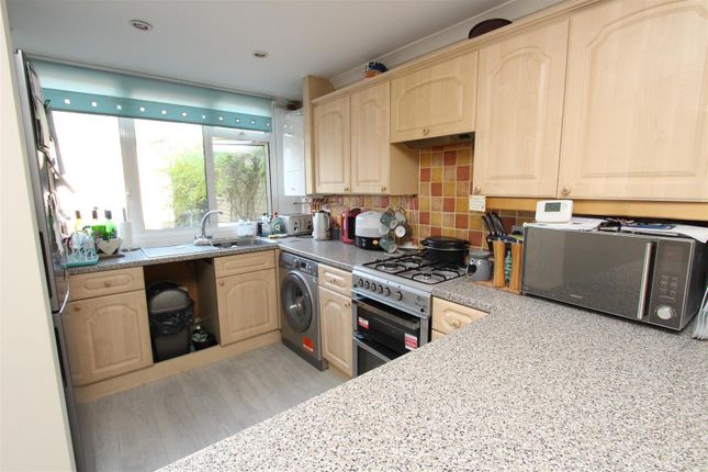 38, Barchester Close, Uxbridge photo 4