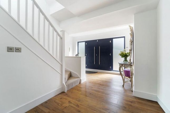 144, Brighton Road, Tadworth photo 2