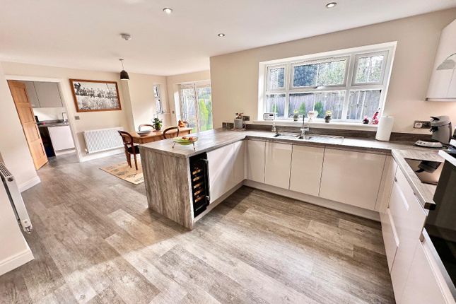 20, Meltham Grange, Holmfirth photo 3