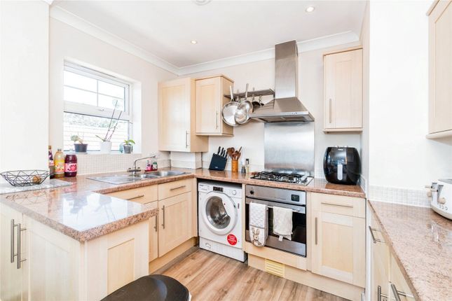 Flat 12 Woodlands Court, 49, Cobden Avenue, Hampshire photo 4