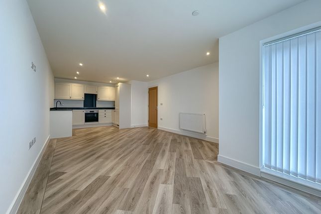 Flat 14, Marina View, Mumby Road, Gosport photo 4