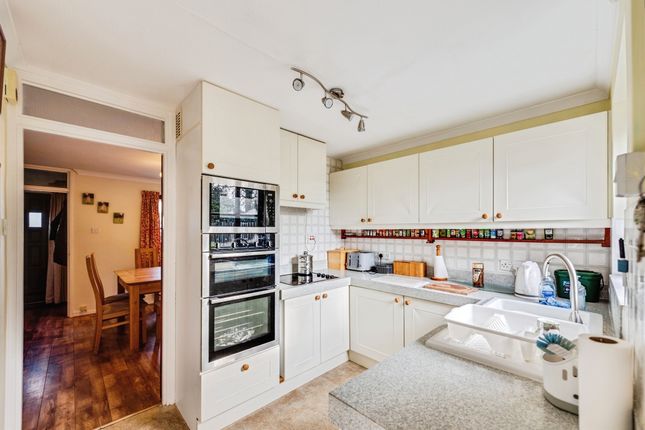 25, Calais Dene, Bampton photo 4