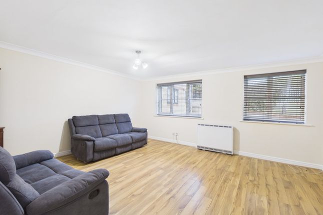 49, Lovegrove Drive, Berkshire photo 3