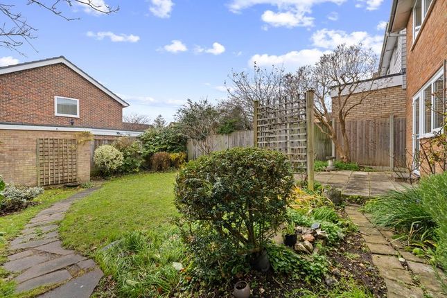 140, Worcester Road, Chichester photo 2
