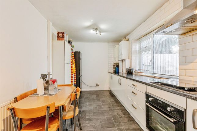 17, Chakeshill Drive, Bristol photo 4