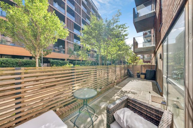 Flat G001, Charles Newell Court, Violet Road, London photo 4