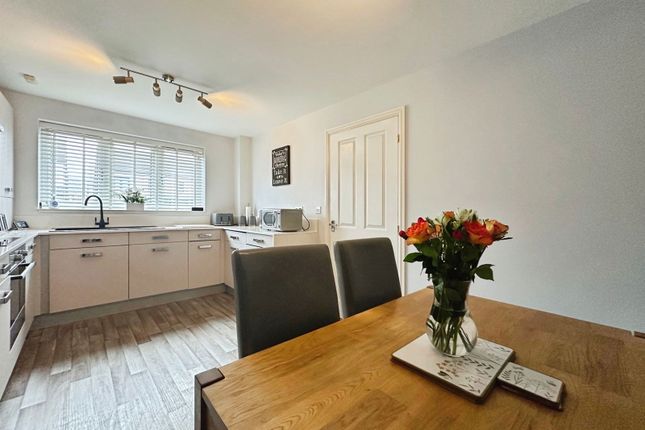 54, Akron Drive, Wolverhampton photo 3