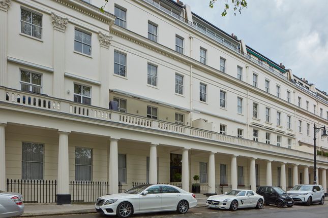 Flat to rent in Eaton Square, London