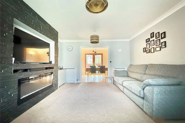 40, Maes Abaty, Carmarthenshire photo 3