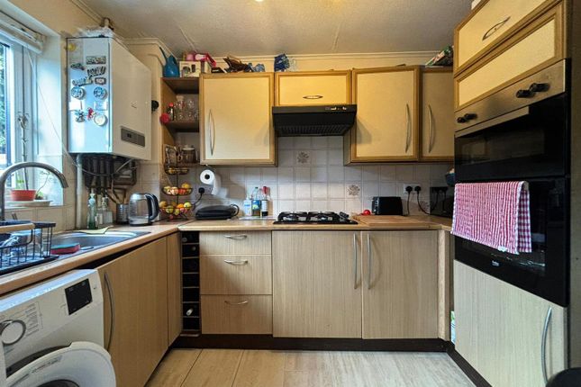 38, Wren Drive, Middlesex photo 4