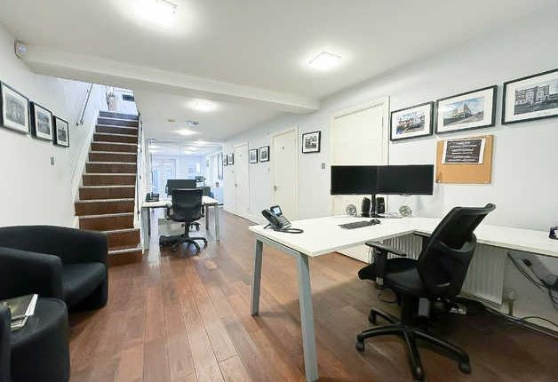 Office to let in Chamberlayne Road, London
