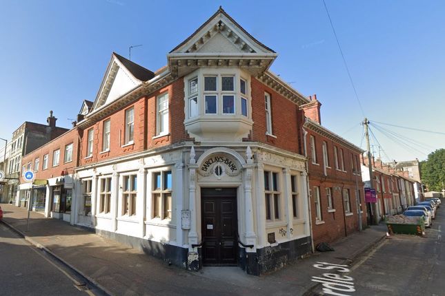 Commercial property to let in Kingsway, Dovercourt, Essex