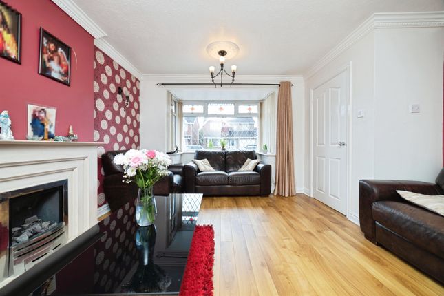21, Heather Close, Hull photo 2