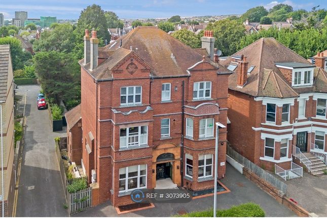 Flat, The Drive, Hove photo 2