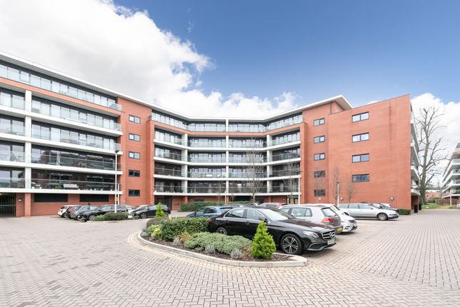 Thumbnail Flat to rent in Chatham House, Racecourse Road, Newbury, Berkshire