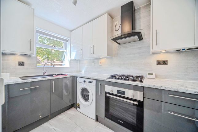 38, Fortescue Drive, Milton Keynes photo 2
