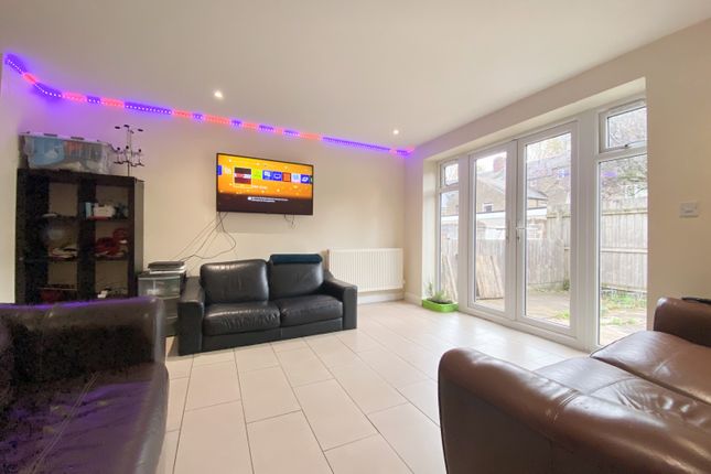 8, Ruthin Gardens(*), Cardiff photo 2