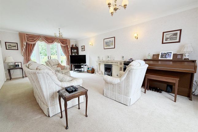3,, Briar Close, Wrexham photo 3