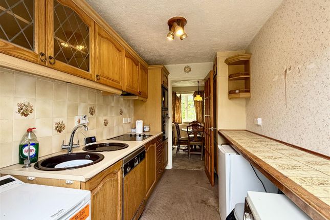 28, Orchard Close, Hereford photo 4