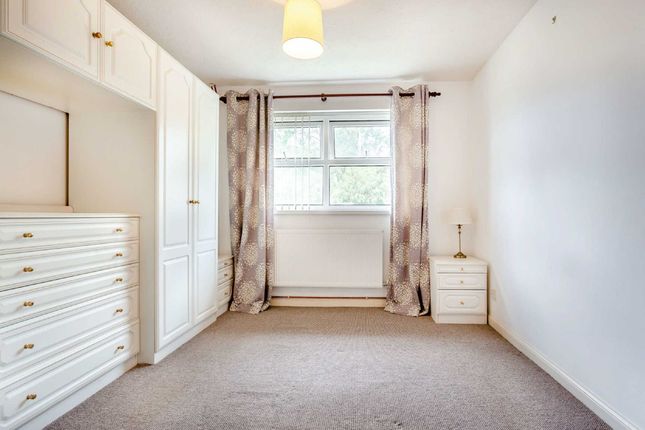 11, Lindbergh Close, Newport photo 4