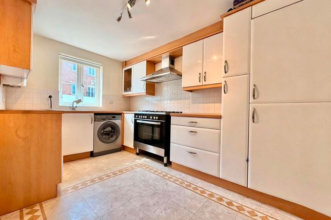 7, Fleming Way, Exeter photo 2