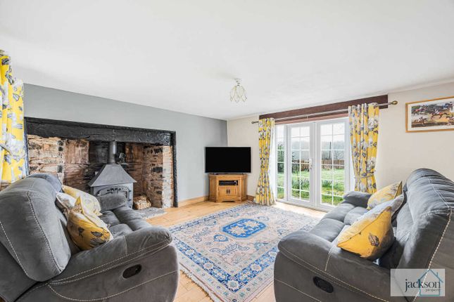 Myrtle Crest, Hereford photo 4