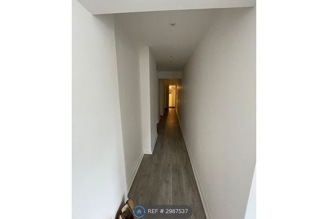 Flat, Bank St, Maidstone photo 3