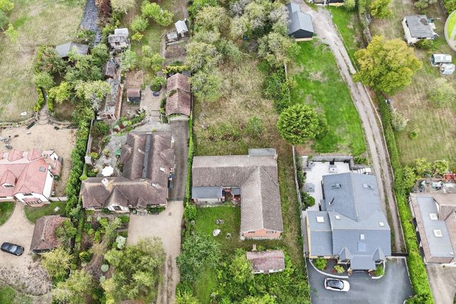 14 Inglefield Road, Stanford-Le-Hope photo 3