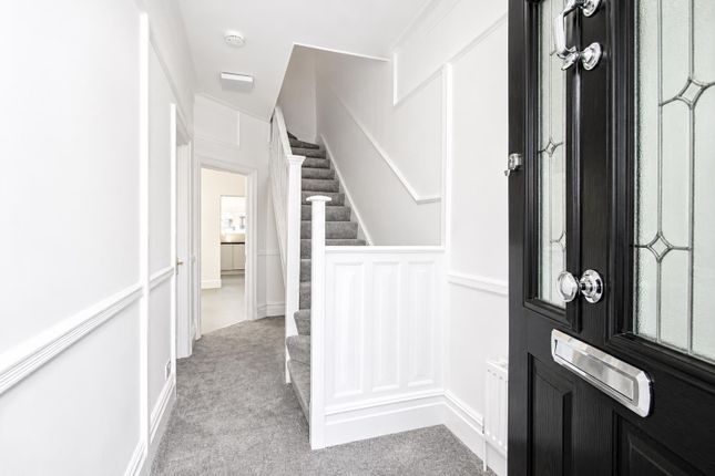 28, The Crescent, Sutton photo 4