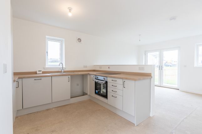 44 St Leonards Walk, Carnbroe, Coatbridge photo 3