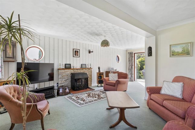 Houndshott, London Road, Andover photo 4