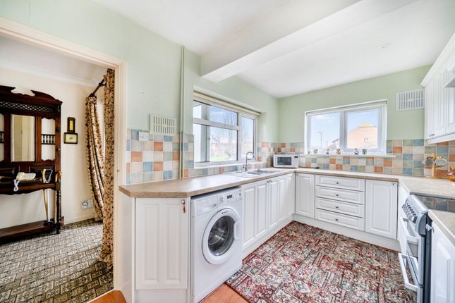 3 Shrubbs Drive, Bognor Regis photo 3