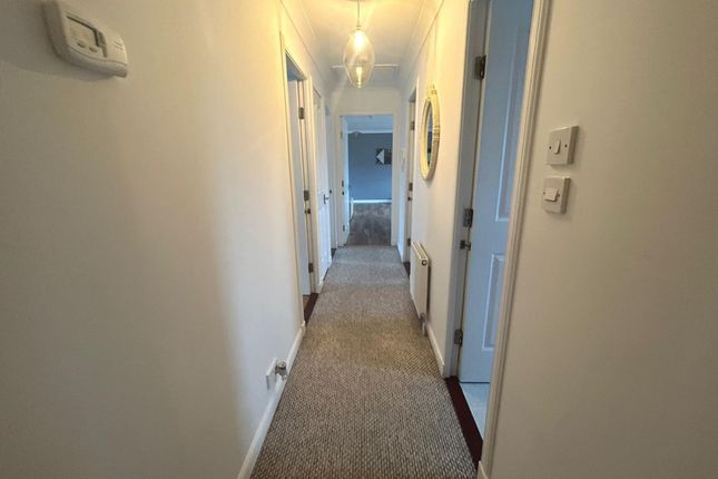 74 Kirklands, Renfrew photo 2