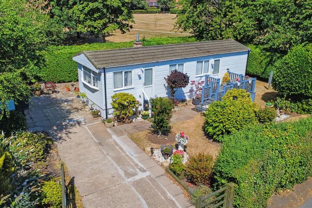 2-bed caravan on The Elms, Blind Lane, Derbyshire, £90,000