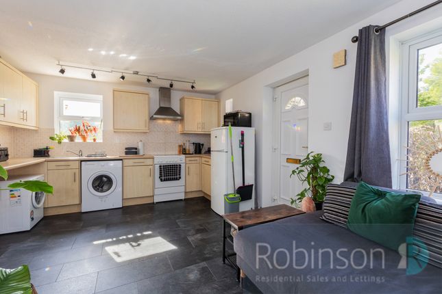 Flat for sale in Lower Furney Close, High Wycombe, Buckinghamshire