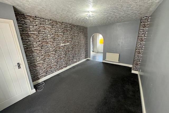 Property to rent in Newham Close, Leicester