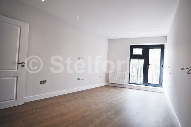 Flat 3, 24 The Oval, London photo 5