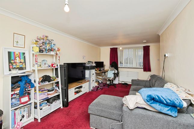 11, Dunedin Crescent, Burton-On-Trent photo 3