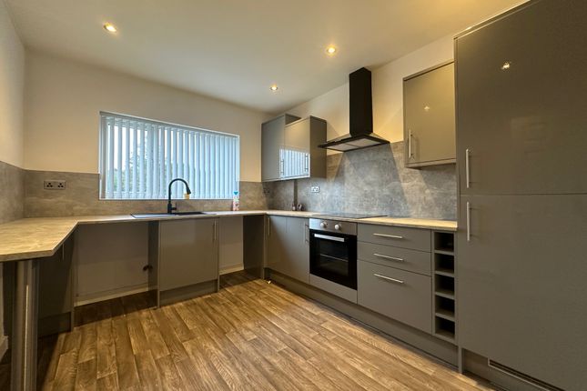 836A , Carmarthen Road, Swansea photo 4