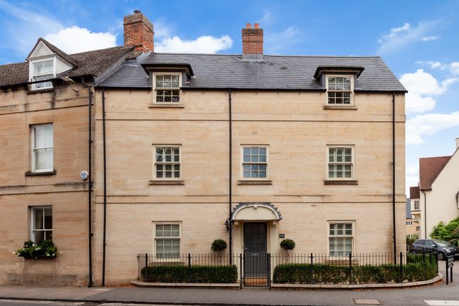 End terrace house to rent in Oxford Street, Woodstock OX20