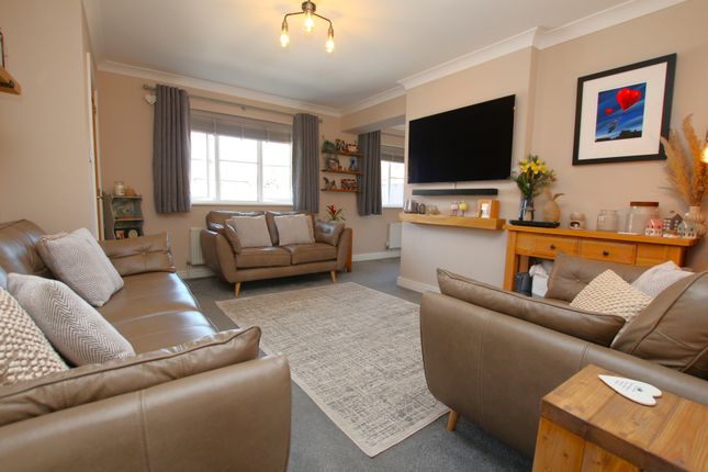 1, Eastholm, Lincoln photo 2