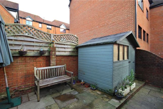 Garden Flat, 23, Baillie Road, Surrey photo 4