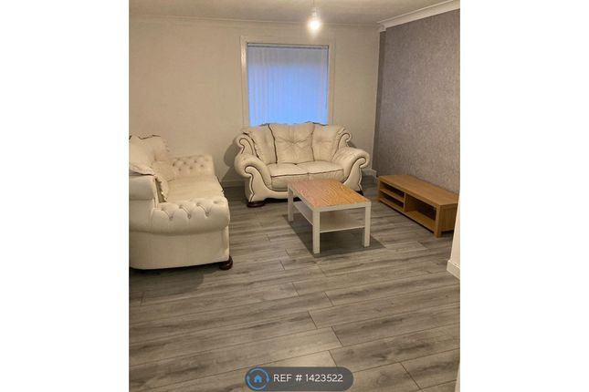 2 bed flat to rent in Kilcreggan View, Greenock PA15